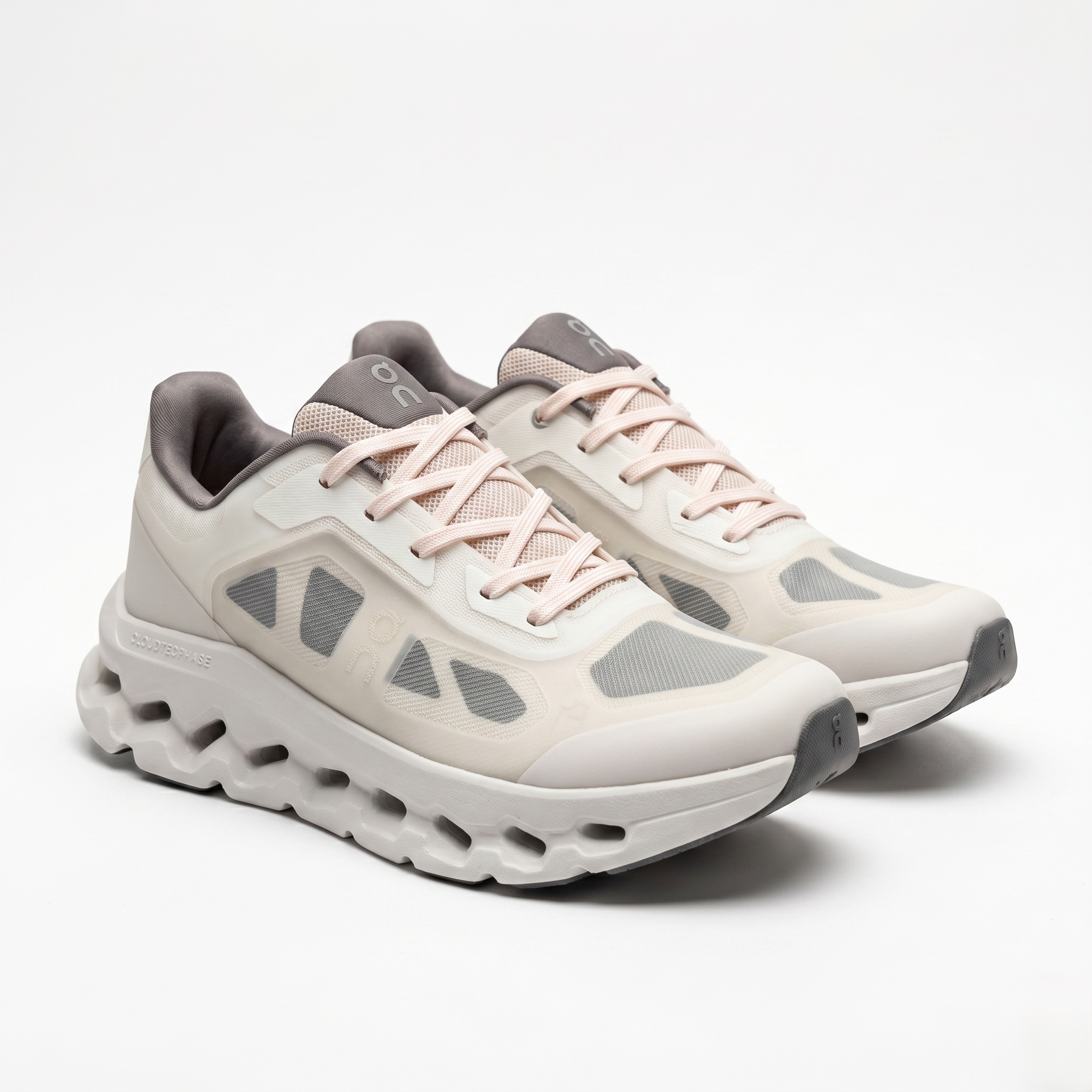 ON CLOUD RUNNING 38 beige / 38